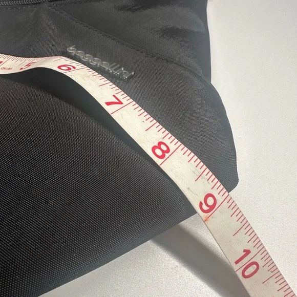 Baggallini Mini Sling Crossbody Black Bag NWT - Picture 4 of 7